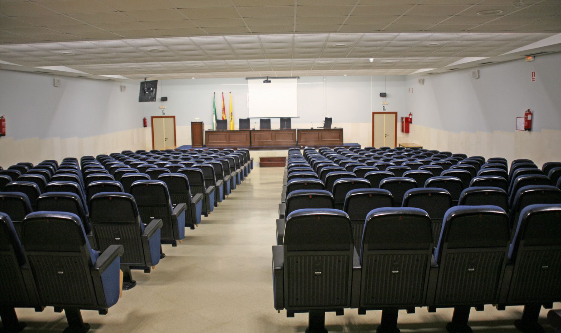 WEB_salon de actos o aula magna Empresariales 2.jpg